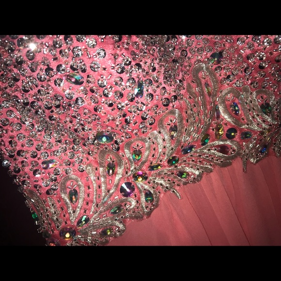 Cute long special occasion dress - Picture 3 of 3